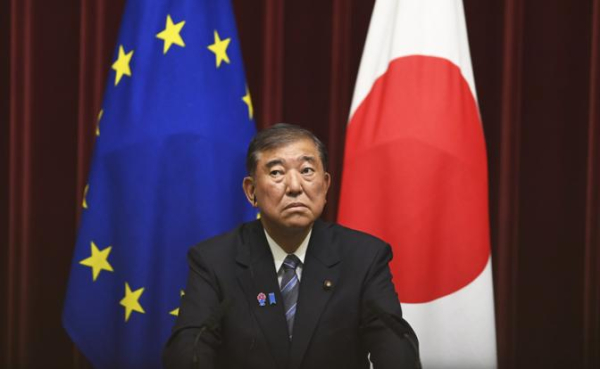 Кресло под японским премьером шатается — придет ли Токио на поклон к Москве? Кресло под японским премьером шатается — придет ли Токио на поклон к Москве?