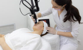 Лазерная шлифовка рубцов при постакне