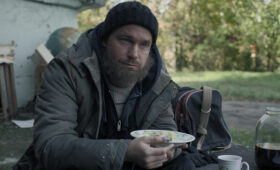 Александр Петров в роли бомжа стал праздничным телепредложением