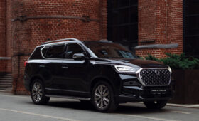 На российский рынок выходит семиместный внедорожник KGM Rexton